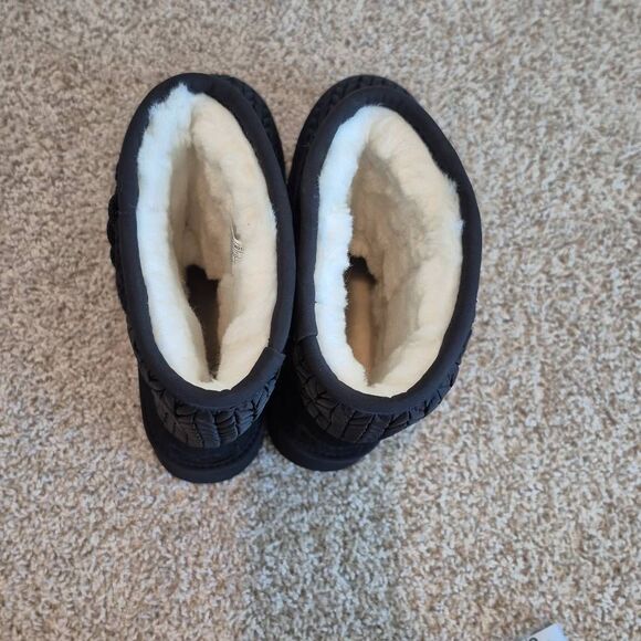 UGG CLASSIC SHORT VILLA KNIT BLACK PLATFORM BOOTS US 9 - Picture 4 of 7